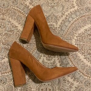 Iris Suede Pumps